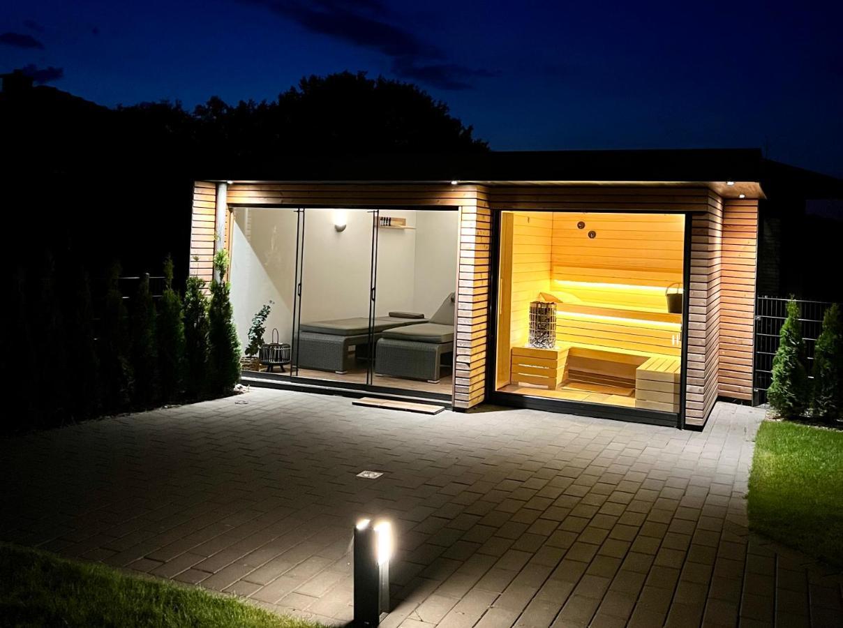 Ferienhaus mit Sauna am Harkebrügger See in der Nähe von Oldenburg Barssel  Exterior foto
